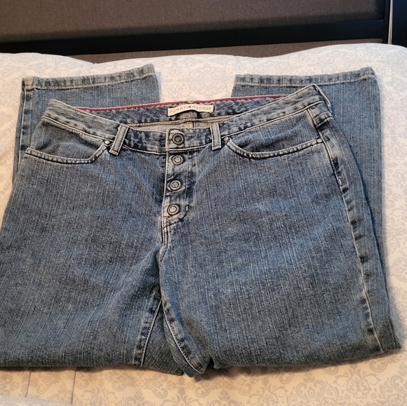 Tommy Hilfiger Women's 4-Snap Closure Blue Jeans, Size 8, IMO Run Big, EUC - Picture 1 of 6